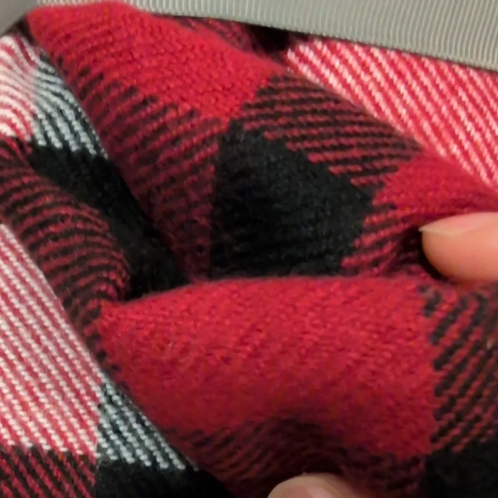 Black And Red Plaid Throw Blanket NWT